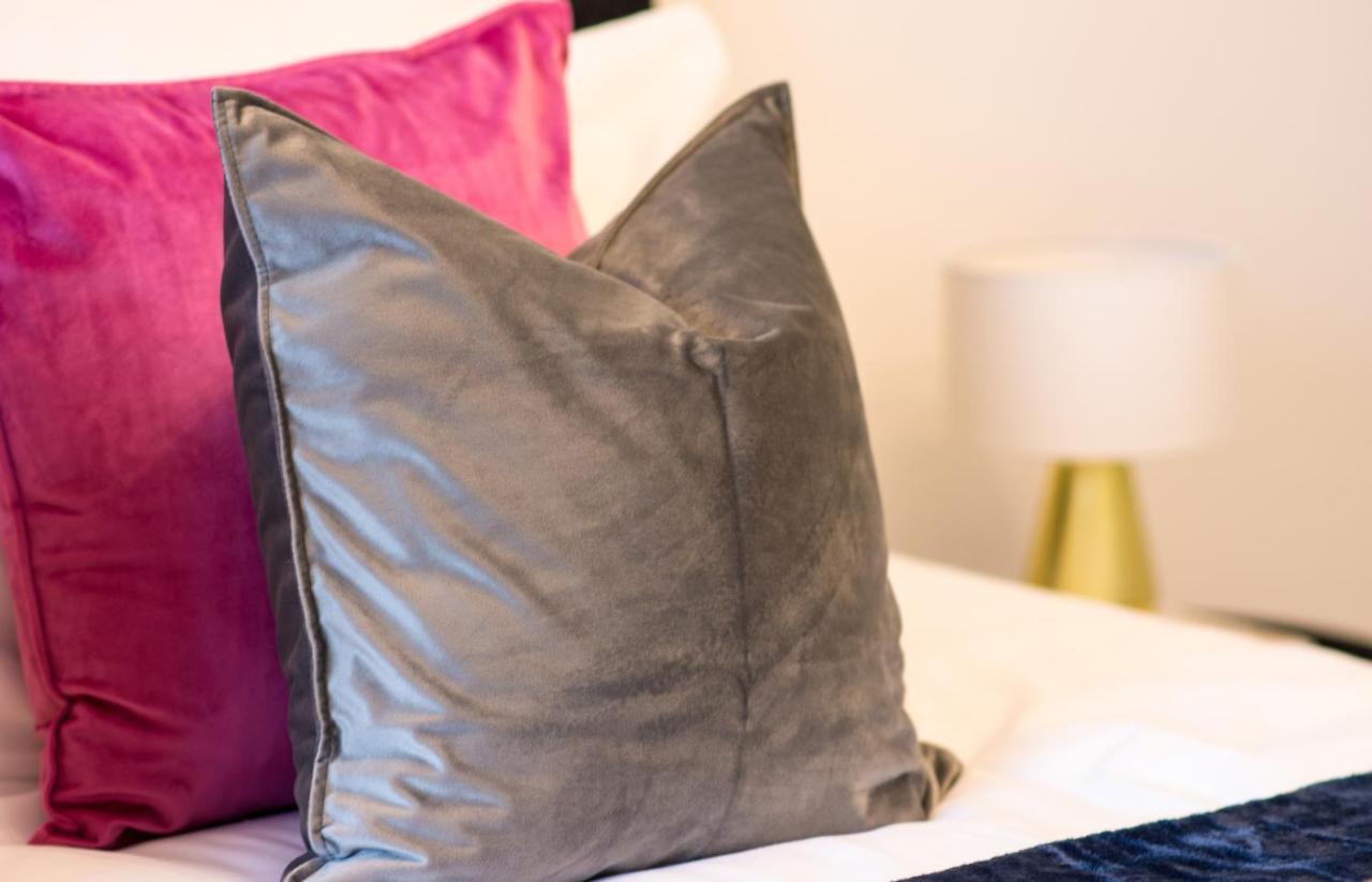 Golden Key Apartments Lillington  エクステリア 写真